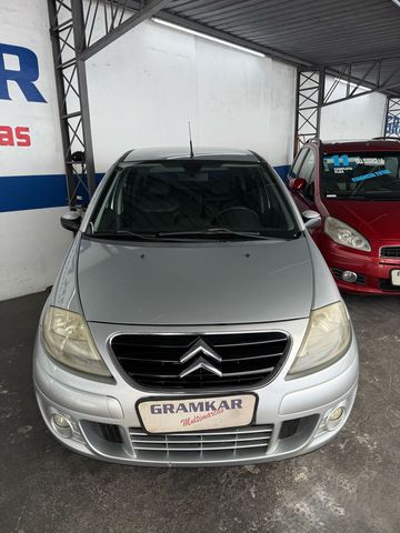 'O Citroen C3 Exclusive 1.4 FLEX é o carro perfeito para quem busca conforto, tecnologia e design moderno. Com motor flex e câmbio Manual , oferece praticidade e economia. Além disso, possui itens de segurança e entretenimento que garantem uma experiência única ao dirigir. Não perca a oportunidade de ter esse modelo exclusivo em sua garagem. Venha conhecer e se encantar com o C3 Exclusive 1.4 2011.'
-Financiamentos com ou sem entrada(SUJEITO A ANÁLISE DE CRÉDITO) trabalhamos com as melhores taxas % do mercado, em parceria com os melhores bancos e as taxas diferenciadas, em até 60x.
Veículos de alta qualidade, revisados e periciados, Garantindo total procedência e qualidade de nosso estoque.
Garantimos Avaliação justa do seu veículo usado na Troca, e também Aceitamos sua Carta de Crédito(salvo algumas instituições )
COMPRE SEU VEICULO COM QUEM ENTENDE DO ASSUNTO SÃO 28 ANOS DE TRADIÇÃO E SEDE PRÓPRIA
SÃO MAIS DE 80 VEICULOS EM ESTOQUE
GRUPO GRAMKAR MULTIMARCAS A CERTEZA DO MELHOR NEGÓCIO!!!
ESTAMOS LOCALIZADOS NA RUA JURUBATUBA 1347 CENTRO DE SÃO BERNARDO DO CAMPO
NOS RESERVAMOS NO DIREITO DE CORRIGIR QUALQUER TIPO DE ERROS DE DIGITAÇÃO