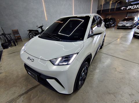 
Ano: 2027
KM: 21.556
Único dono

Veículo 100% elétrico
Câmbio automático
Central multimídia com Tela Giratoria
Android Auto e Apple CarPlay
Painel digital
Chave presencial
Partida por botão
Ar-condicionado digital
Direção elétrica
Piloto automático
Sensor de estacionamento
Câmera de ré
Faróis em LED
DRL em LED
Rodas de liga leve
Vidros elétricos
Travas elétricas
Retrovisores elétricos
Freio eletrônico
Auto Hold
Controle de estabilidade e tração
Assistente de partida em rampa
ISOFIX
Airbags
Computador de bordo
Banco traseiro rebatível
Entrada USB
Excelente autonomia e baixíssimo custo de manutenção

Manual e chave reserva
Documentação em dia
Revisões feitas em concessionária


R$116.900 

Financiamento em até 60x
Parcelamento no cartão em até 24x

WhatsApp / Claro: *(*1*9*)* 9*9*6*6*3*-*5*5*6*5* — Silvio

https://www.youtube.com/watch?v=4ATJi0Xyf9Y