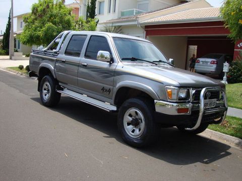 TOYOTA HILUX SR5 CABINE DUPLA 2.8 4X4 DIESEL COMPLETA.
AR, VD ,DH,TRAVA ,ALARME,

INTERESSADOS LIGAR OU CHAMAR  NO WHATTSAP
TEL 12-99777-9055

VALOR R$ 39,900,00
. 