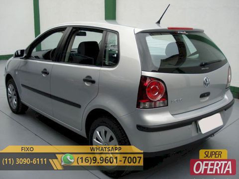 VW POLO HATCH, ANO 2009, MOTOR 1.6 TOTALFLEX, ÚNICO DONO
Motor: 1.6 Total Flex - 103 Cv.
 Possui todos os manuais de garantia, chave reserva e estepe sem uso ! !
Equipado com: Ar condicionado, direção hidráulica, vidros, travas e retrovisores elétricos, faróis de neblina, alarme com travamento na chave, chave canivete,  aquecimento, limpador e desembaçador traseiro, cd player original vw, banco do motorista com regulagem de altura, interface.
Veículo novíssimo,
Estado de 0km !!