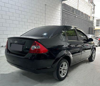 🚘FORD FIESTA SEDAN 1.6 2009 8V CLASS FLEX 

📟120.000KM

✅ALARME 
✅AR CONDICIONADO
✅BANCO COM REGULAGEM DE ALTURA
✅DIREÇÃO HIDRÁULICA 
✅FARÓIS DE MILHA
✅RODAS DE LIGA LEVE 
✅SOM 
✅TRAVAS ELÉTRICAS
✅VIDROS ELÉTRICOS 