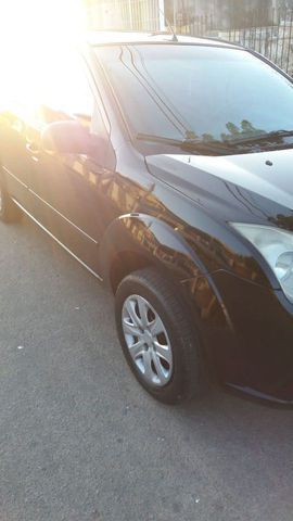 FORD FIESTA 6392