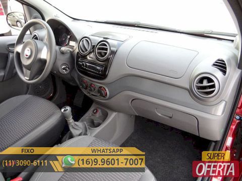 NOVO FIAT PALIO, ANO 2013, VERSÃO ATTRACTIVE 4 PORTAS, MOTOR 1.4 FLEX DE 88 CV. POSSUI TODOS OS MANUAIS DE GARANTIA, CHAVE RESERVA  E ESTEPE SEM USO ! A versão attractive possui pacote de acessórios diferenciados ! Equipado com Airbag duplo frontal e freios com sistema ABS !
Ar condicionado, direção hidráulica, Airbag duplo frontal, freios com sistema ABS, computador de bordo, faróis de neblina, volante de direção com regulagem de altura, vidros elétricos, travas elétricas, alarme com travamento por tele-comando na chave, aquecimento, limpador e desembaçador térmico do vidro traseiro, para-choques e retrovisores externos na cor do veículo, rádio cd player sony integrado ao painel com cenexão Bluetooth e entrada USB, sistema de som instalado com 4 alto-falantes, abertura do reservatório de combustível por acionamento interno, chave canivete.
Veículo novíssimo !