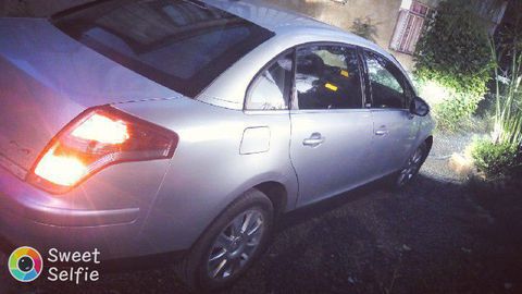 Vendo citroen c4 versão exclusive altomatico bancos de couro compretinho tudo em perfeito estado 