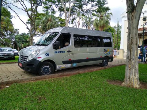 UNICO DONO- EXCELENTE ESTADO DE CONSEVAÇÃO.
MASTER RENAULT L3H2-COMPLETA
149.000Km original.
Quitada, com documentação em ordem.