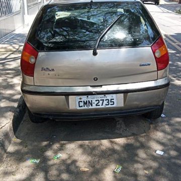 Carro precisa ser feito amortecedor e molas tem tambem documento de resto ta normal andando
