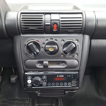 Corsa Sedan Classic 1.0 - Ano 2001 14346
