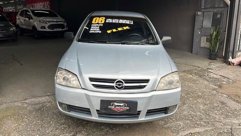 Chevrolet Astra 2.0 Advantage 8V 2006 — Potência e estilo em um clássico que nunca sai de moda!
Motor 2.0 potente e confiável: Desempenho ágil para um carro de personalidade
Apenas 146.339 KM rodados: Baixa quilometragem para um carro de 2006, verdadeiro achado!
Design esportivo: Linhas marcantes e estilo clássico que conquistam admiradores
Conforto e praticidade: Interior espaçoso e acabamento de alta qualidade
Porta-malas espaçoso: Ideal para viagens, com espaço de sobra para suas necessidades
Nós oferecemos:
Financiamento facilitado em até 48 X (sujeito a análise de crédito)
Parcelamento da entrada em até 21x no cartão de crédito
Garantia de 3 meses (motor e câmbio)
Aceitamos veículo usado na troca
Troca com troco
Melhor avaliação e juros do mercado
Fale com um de nossos consultores Adriana/Rodrigo
One Motors Certeza do melhor negócio!!!
Nos Reservamos no direito de corrigir qualquer tipo de erro de digitação