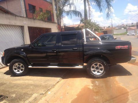 Vendo Frontier Nissan preta ano 2003, Diesel, 4x4 Cabine Duplas, Linda, linda !!!