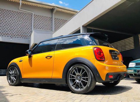 OBSERVAÇÕES:

IPVA pago, sem multas ou débitos. Não é carro de leilão ou sinistro!
Recém revisado.
Carro de não fumante.
Se interessou?  
Ligue: (12) 9/9633/8098
Falar com André.

LORENA-SP