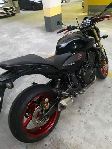 Moto Honda hornet em ótimo estado com mais 2 pneus zero que nunca foi no chão 2 apareces vistoriada 2019 único dono tel. 011997432611 zap 21 974988637