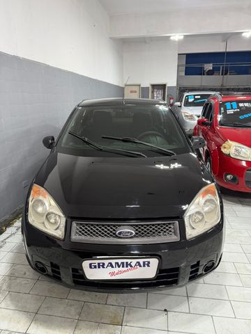 O Ford Fiesta Sedan 1.0 Flex 2009 é um veiculo compacto com motor 1.0, que utiliza tanto gasolina quanto álcool como combustível. Ele possui carroceria sedan de 4 portas e câmbio manual. O Fiesta Sedan é conhecido por ser econômico, ter um bom espaço interno e ser fácil de manter.
Os proprietários frequentemente destacam a economia de combustível e o bom espaço interno como pontos fortes do Fiesta Sedan . Além disso, a facilidade de manutenção e a durabilidade do motor também são mencionadas como vantagens.
VEÍCULO IDEAL PARA QUEM BUSCA CUSTO x BENEFICIO
CONTA COM UM EXCELENTE MOTOR 1.0
ACEITAMOS SUA CARTA DE CRÉDITO (SALVO ALGUMAS INSTITUIÇÕES)
VEICULO IMPÉCAVEL, SEM DETALHES, VEICULO COM ALTO PADRÃO DE QUALIDADE, E PROCEDÊNCIA
ESTAMOS LOCALIZADOS NA RUA JURUBATUBA CENTRO DE SÃO BERNARDO DO CAMPO SP
COMPRE SEU VEICULO COM QUEM ENTENDE DO ASSUNTO SÃO 28 ANOS DE TRADIÇÃO E SEDE PRÓPRIA
SÃO MAIS DE 80 VEICULOS EM ESTOQUE
GRUPO GRAMKAR MULTIMARCAS A CERTEZA DO MELHOR NEGÓCIO!!!
NOS RESERVAMOS NO DIREITO DE CORRIGIR QUALQUER TIPO DE ERROS DE DIGITAÇÃO