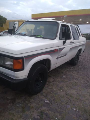 D20 deluxe gabine dupla diesel, aceito troca por carro de menor valor e diferença em dinheiro. 
A vista no dinheiro até negocio.
Fone/watts: (51) 99376 8021