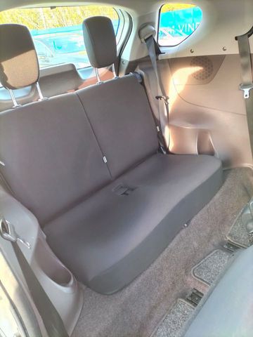 Toyota iQ 7965