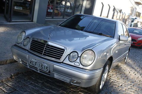 Mercedes Benz 6812
