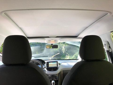 Peugeot 208 Allure, top, 2013/2014, 1.5, 8V, completo. Carro impecável e em excelente estado, DUT em branco, IPVA pago, só colocar gasolina e andar! Contatos 51 99683 6203 / 99839 5049.
Opcionais:
* air bag duplo
* alarme
* chave reserva e manual
* desembaçador traseiro
* limpador traseiro
* direção escamoteável
* central multimídia integrada
* retrovisores elétricos
* som original
* teto solar panorâmico
* vidros elétricos nas 4 portas
* ar condicionado
* computador de bordo
* comando de som e telefone no volante
* direção elétrica
* banco com regulagem de altura
* GPS integrado
* faroletes
* rodas de liga leve aro 15
* pneus seminovos
* travas elétricas
* cintos de 3 pontas no banco traseiro
* freios com EBD
* película solar
* placas padrão Mercosul