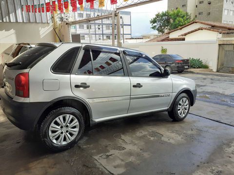 Carro muito novo 4 pneus novos tipo ATR ARO 14 na garantia ainda mecânica extra nova nunca bateu em nada lacrado de fábrica maiores informações sobre o carro me chame no WhatsApp 038.99982.7879 Cláudio 