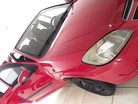 Vende-se Celta 2013/2013 LT 1.0 Flex 5P
Valor de Tabela: R$ 22.000
KM: 106000

Completo: Ar condicionado, Direção Hidráulica, Vidros Elétricos, aquecimento do vidro traseiro
Ideal para quem quer começar a rodar nos aplicativos Uber e 99 (o + barato e + econômico)

insulfilme
Capa de Couro em todos os bancos (os bancos estão intactos)
Engate para carretinha (com a parte elétrica ligada e funcional)
Capa de Couro no Volante
Câmera de Ré com visor no Rádio
Rádio Pionner com USB, Tela de 4", com controle remoto, Bluetooth
Antena no teto
Limpador de para-brisa traseiro
Trava nas portas (controle na Chave)
Veiculo de Não Fumante
Chave reserva e Manual

TUDO FUNCIONANDO PERFEITAMENTE

Para pessoas exigentes
Manutenção em dia
2 pneus traseiros em ótimo estado
2 Pneus dianteiros Novos + 2 pneus Novos de reserva (Nunca usados)

*Detalhe no para-choque dianteiro

