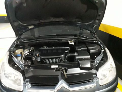 Lindo C4 Pallas Exclusive 2.0 16V ano 2008 GASOLINA, segue uma pequena descrição da nave;

Documentos Ok
Motor Ok
Cambio Automático, perfeito e atualizado
6 Air Bags
Ar Condicionado Dual Zone
Ar Quente
Suspensão OK
Pneus Bons
Roda de Liga
Farol de Milha
Farol com regulagem
Acendimento automático dos faróis
Limpadores com sensor
Freio ABS
Tapeçaria sem detalhes
Bancos de couro (novos)
Banco do motorista elétrico com memoria
Ar quente
Volante com Regulagem de Altura
Ar condicionado dual zone digital
Sensor de Presença dianteiro e traseiro
Piloto Automático
Limitador de Velocidade
Direção Elétrica
Vidros e travas Elétricas
Central Multimídia Android Completa (NOVA)
Cabeceiras independentes com tela Led 7Pol , espelhamento, UBS, Mp5
Modulo
Caixa selada
Câmera de ré
Laudo de Vistoria Ok
Passagem Por leilão
Aceito troca por Captiva ou Santa Fé, tenho volta.
Valor negociável, desde que não seja propostas absurdas.
Veiculo acima da media, com um dono disposto e atencioso, as fotos do veiculo já se dizem por si só