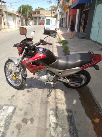 Vendo Falcon NX 2003, muito boa moto , transmissão zera,pneus novos,moto em excelente estado enteresados Chamar no WhatsApp :011975397727
