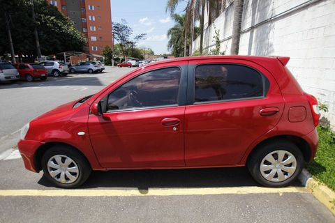 Pneus novos IPVA pago 