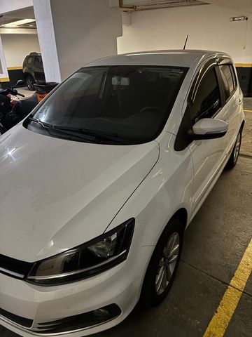 Vendo FOX 2020/2021, branco, 1.6, CONNECT, 4 portas, 51.300 km originais, computador de bordo, chave reserva, manual, nota fiscal, todos os IPVAS pagos, único dono, manual, nota fiscal. Direto com o proprietário. Sem intermediários. Sr. Paulo. Rio de Janeiro