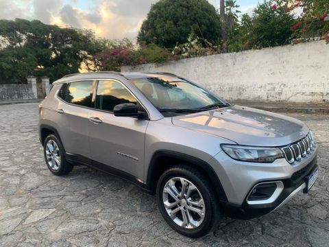 carro Olinda - PE jeep compass 2.0 td350 longitude 4wd 2022 diesel suv Olá! Estou vendendo meu Jeep Compass 2.0 TD350 Longitude 4WD 2022. Este SUV tem sido uma alegria para dirigir e estou triste em deixá-lo ir, mas estou confiante de que ele fará o próximo proprietário tão feliz quanto me fez.

Com apenas 34 mil km rodados, este veículo está em estado de novo, como se estivesse saindo da concessionária. E a melhor parte? Ele ainda está na garantia de fábrica! Isso significa que você pode dirigir com total tranquilidade.

Este veículo vem com uma série de itens de série que o tornam um veículo excepcional. Aqui estão alguns dos destaques:

Motor 2.0 Turbo Diesel: Este motor potente garante uma condução suave e eficiente.

Tração nas quatro rodas: Pronto para qualquer terreno, seja na cidade ou fora dela.

Interior luxuoso: O design moderno e os acabamentos de alta qualidade proporcionam um ambiente confortável e elegante.

Características de segurança de última geração: Inclui airbags duplos frontais, airbags laterais, freios ABS, assistente de descida, e cintos de três pontos para todos os ocupantes.

Conectividade: Equipado com Wi-Fi, GPS, Bluetooth, entradas USB e um sistema de conectividade.

Conforto e conveniência: Possui ar-condicionado, direção elétrica, banco do motorista com regulagem de altura, banco traseiro bipartido e rebatível, e volante multifuncional.

Estética e design: Vem com faróis de LED, luz de condução diurna (DRL), e rodas de liga leve.

Câmera de ré: Para facilitar o estacionamento e a manobra.

Este veículo está disponível pelo preço incrível de R$154.990,00. Uma oportunidade única para possuir um veículo de alto desempenho com um excelente custo-benefício.

Contato: 81 9 8333 6049 Whatsapp 

Não perca esta oportunidade. Entre em contato comigo hoje mesmo para agendar uma visita e fazer um test drive. Estou ansioso para atendê-lo! 🚗💨