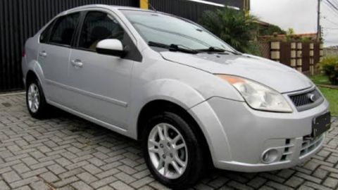 Fiesta completo, mecanica perfeita , com 4 pneus novos.
Apenas venda!
135000 km