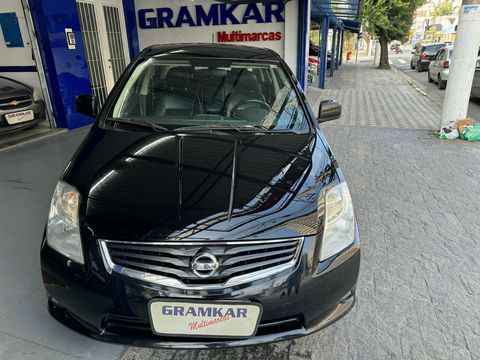 nissan sentra 20 s flex 2012 carro sao bernardo do campo sp sentra 2012 s automatico conforto seguranca e desempenho caracteristicas modelo 2012 versao s motor 20 potencia de 140 cv cambio automatico de 4 marchas rodas aro 16 polegadas direcao hidraulica ar condicionado sistema de som com multimidia volante multifuncional vidros eletricos e travas eletricas bancos em couro vantagens bom desempenho com motor 20 para viagens e uso diario conforto garantido com amplo espaco interno desempenho eficiente para quem busca economia de combustivel tecnologia de conectividade simples e intuitiva preco acessivel para quem deseja um seda de qualidade beneficios conforto e praticidade no dia a dia maior seguranca e estabilidade durante a conducao otimo custo beneficio com manutencao acessivel valor de revenda competitivo no mercado garanta ja o seu sentra 2012 s entre em contato e agende seu test drive compre com entende do negocio sao 28 anos de tradicao com sede propria grupo gramkar multimarcas a certeza do melhor negocio nos reservamos no direito de corrigir qualquer tipo de erro de digitacao carro sao bernardo do campo sp nissan sentra 2012 flex automatico sedan 223500 preto 4 portas alarme ar condicionado banco com regulagem de altura computador de bordo encosto de cabeca traseiro retrovisores eletricos rodas de liga leve retrovisor fotocromico volante com regulagem de altura bancos em couro gps airbag ar quente desembacador traseiro travas eletricas vidros eletricos farol de neblina