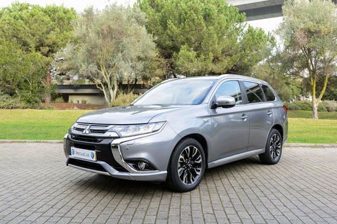 MÊS/ANO Outubro 2017
QUILÓMETROS 44.800 Kms
MOTOR 203 Cv / 1998 Cc
CO2 42
TRANSMISSÃO Automática
COMBUSTIVEL Híbrido Plug-In Gasolina
TIPO SUV / TT
LUGARES 5 Lugares
PORTAS 5
COR Cinza
ESTADO Como novo
ORIGEM Nacional
GARANTIA 1 Ano