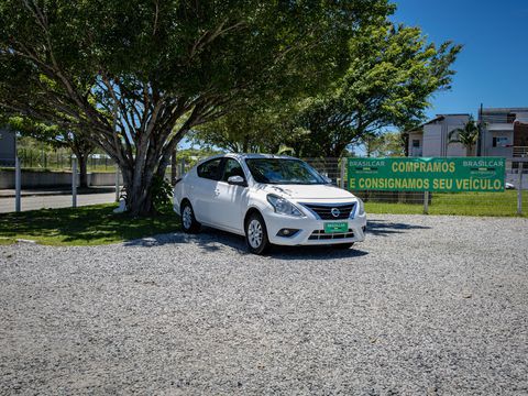 Nissan Versa SV 2020 — espaçoso, confortável, econômico e muito confiável. Excelente opção para família, aplicativo ou quem busca um sedã completo com baixo custo de manutenção.
Destaques:

Motor 1.6 forte e econômico
Excelente espaço interno e porta-malas
Conforto e dirigibilidade
Manutenção em dia
Carro impecável, sem detalhes