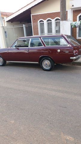 Chevrolet Caravan 1977.
Uma raridade muito bem conservada!
Gasolina, transmissão manual. 