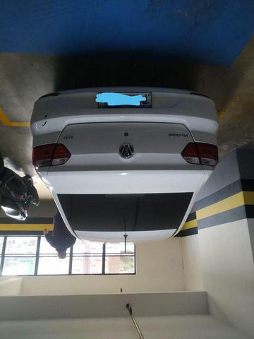 Volkswagen Voyage 1.6 MSI 8227
