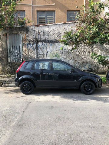  * UNICA DONA .44.000KM APENAS Carro completo, muito bem cuidado e muito novo. * documentação OK. Manutenção OK 