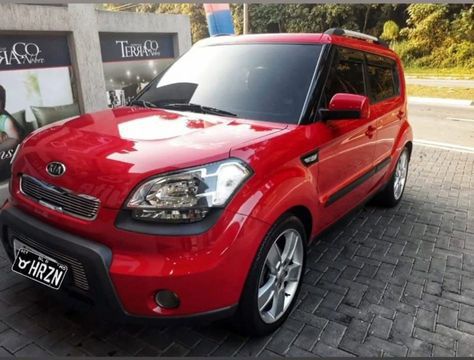 Automático
Direção elétrica
Rodas Aro 18
Freio ABS
Grade da frente personalizada
Encosto de braço personalizado
Faróis de neblina
Pneus bom estado 
Retrovisores elétricos
Air bag
Alarme
Trava carneiro
DVD Player
DVD bancos traseiros
Travas elétricas
Vidros elétricos
Sensor de ré
Ar quente
Limpador traseiro
Rodas de liga leve
Desembaçador traseiro
Encosto de cabeça traseiro
Trio elétrico
Rack de teto
Veículo de não fumante
Sem avarias