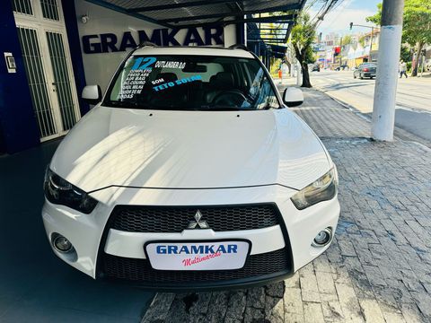 MITSUBISHI OUTLANDER 2.0 ANO 2012, COMPLETO, CÂMBIO AUTOMÁTICO,TETO SOLAR!!????
TETO SOLAR
BANCOS DE COURO
RODAS DE LIGA LEVE
SENSOR DE RÉ
DIREÇÃO HIDRÁULICA
FAROIS DE MILHA
VIDROS E TRAVAS ELÉTRICAS
CONTROLE DE SOM NO VOLANTE
AIRBAG DUPLO
AR CONDICIONADO
FREIOS ABS
PILOTO AUTOMÁTICO
LAUDO CAUTELAR APROVADO
POSSUI MANUAL E CHAVE RESERVA
ACEITAMOS TROCA, OTIMA AVALIAÇÃO DO SEU VEICULO
FINANCIAMENTO COM TODOS OS BANCOS ATÉ 60 X. PARA AUTÔNOMOS , APOSENTADOS, SEM COMPROVAÇÃO DE RENDA
ACEITAMOS CARTÃO DE CRÉDITO ATÉ 24X
GRUPO GRAMKAR A CERTEZA DO MELHOR NEGÓCIO !!!
COMPRE COM QUEM ENTENDE DO ASSUNTO, SÃO 28 ANOS DE TRADIÇÃO
NOS RESERVAMOS NO DIREITO DE CORRIGIR QUALQUER TIPO DE ERRO DE DIGITAÇÃO