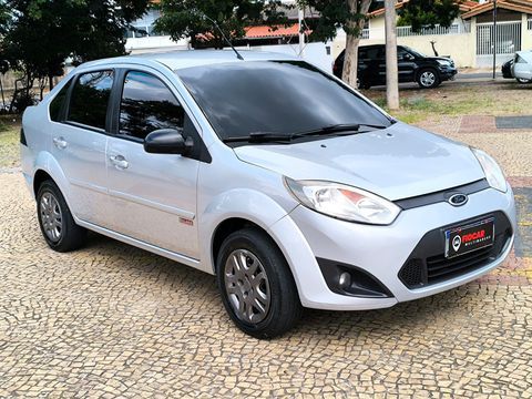 Um carro com motor potente, bom torque, mecânica muito boa e ótima estabilidade, sem contar na aparência do Sedan. 

Aquele carro com perfeito espaço interno,  porta malas grande, carro confortável, sistema de som que vem de fabrica, um
excelente carro e bastante resistente, pouca manutenção.
Laudo Cautelar 100% Aprovado.
