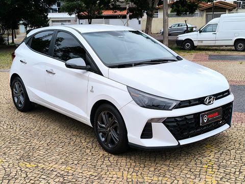 Um carro com motor bem esperto, comandos no volante fáceis de manusear, espaço do porta-malas, porta copos e objetos, entrada USB, estabilidade nas curvas, visibilidade e super silencioso, além de manutenção barata. Chave de Presença, Partida Start Stop, Banco com isofix. 
Laudo Cautelar 100% Aprovado
Licenciado e IPVA 2025 OK