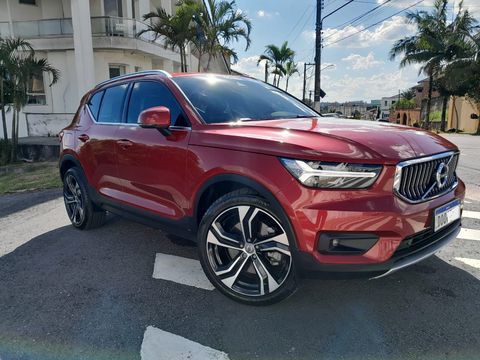 volvo 2021 XC40 Inscrip Hibrid, baixa quilometragem, carro de garagem, revisões todas feitas na concessionaria da volvo com nota fiscal e Garantia, carro completo, sem detalhes, pneus novos, IPVA pago, motivo da venda, viajo bastante e o carro fica parado na garagem e utilizo poucas vezes porque tenho outro.