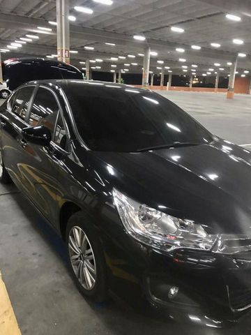C4 lounge automático completo, bancos em couro, sensor de estacionamento, único dono
