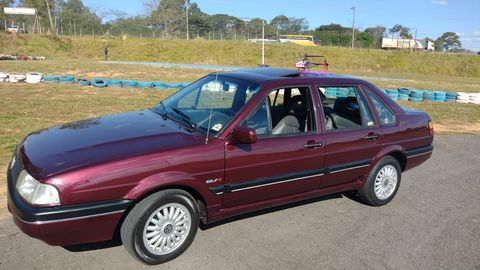 Belíssimo exemplar dos anos 90 para colecionador 

Santana GLSi 2000 Automático com teto solar impecável todo original

100% REVISADO
- 04 pneus novos na garantia (N.F.)
- Para brisa novo (N.F.)
- Amortecedores Cofap traseiros novos
- Insulfilme térmico (N.F.)
- Reparo da caixa de direção (N.F.)
- Troca do óleo hidráulico (N.F.)
- Troca do fluido de arrefecimento (N.F.)
- Troca das paletas do limpador 
- Substituição do trocador de calor do cambio
- Troca do óleo do cambio
- Substituição de todas as mangueiras
- Bateria nova
- Revisão do ar condicionado com trocas de mangueiras e substituição da carga de gás
- Higienização do Ar Condicionado com Ozônio
- Substituição das lâmpadas dos faróis por OSRAM COOL BLUE
- Instalação de Xenon nos faróis de milha
- Polimento técnico
- Higienizaçao interna completa
- Todo fim de semana faz lavagem ecológica

EQUIPAMENTOS
- 04 portas
- Teto solar elétrico original
- Câmbio automático
- Bancos Recaro com regulagem lombar
- Freios ABS
- Volante escamoteavel
- Alarme original 
- Ar condicionado
- Direção hidráulica
- Vidros elétricos
- Travas elétricas
- Retrovisores elétricos
- Desembaçador traseiro
- Trava de segurança dos vidros traseiros
- Apoio de braço do banco traseiro
- Banco com regulagem de altura
- Sensor de luz ligada original
- Sensor de nível de água do para-brisa
- Sensor de freio
- Luz original quebra sol passageiro
- Parabrisa novo
- Janelas originais VW
- Lanternas traseiras Arteb
- Faróis de milha Cibié
- Fechaduras originais autolatina
- Assoalho intacto sem podres
- Túnel zero original
- Descanso de braço banco traseiro

OBSERVAÇÕES:
- 135 mil km originais
- Nota fiscal original de compra na CSS
- Manual do proprietário original
- Chave principal e reserva original
- Exemplar para colecionador
- Veiculo extremamente integro
- Excelente apresentação
- Disponível para qualquer vistoria



