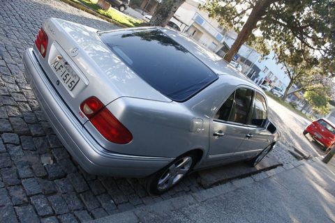 Mercedes Benz 7693
