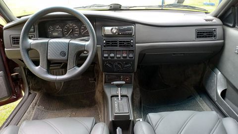 Volkswagen Santana GLSi 2.0 Automático com teto solar colecionador 9592