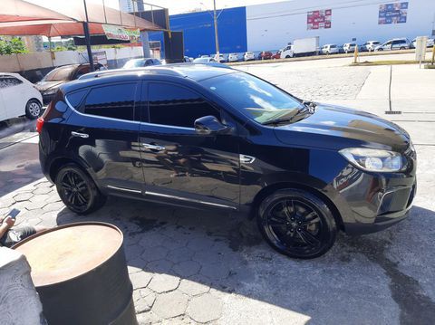 SUV completaça!! Pechincha!! Único dono, todas revisões feitas em concessionária da marca, nunca batido, pneus novos, estepe nunca usado