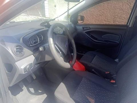 carro Praia Grande - SP ford ka sedan 2018 flex sedan Ford Ka Sedan 18/18 SE, 1.0, branco, 161 mil km, trio elétrico, IPVA 24 pago, completo, direção, ar, freio ABS, docto ok, sem dívida, quitado, chave reserva, manual de fábrica, recibo em branco, mecânica ok. Carro excelente, funcional, econômico. Sem sinistro, sem leilão.  WHATSAPP. (13) 996937374