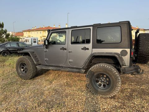 Segmento: SUV/TT
Ano: 2010
Modelo: Wrangler Unlimited
Mês de Registo: Maio
Cilindrada: 2.777
Combustível: Diesel
Potência: 177
Quilómetros: 155.000 km
Tipo de Caixa: Manual
Condição: Usado
Portas: 4-5
Lugares: 5
Origem: Nacional
Descrição
Jeep Wrangler Unlimited Rubicon 2.8 CRD – 2010

Versão Rubicon Unlimited | Preparação Profissional Off-Road Emanuel Costa 096 com 200 cv
Homologado com todos os extras no Documento Único |
IUC reduzido: apenas 56€/ano
Um verdadeiro todo-o-terreno, robusto e totalmente preparado para trilhos extremos ou uso recreativo