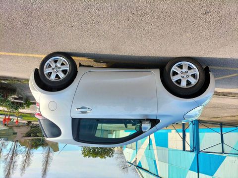 Toyota IQ 1.0
Ano 2009
Ar condicionado
Volante multifunções
Direção assistida
Fecho centra
Duas chaves

Selo pago
Gasolina
Jantes Liga Leve com Pneus NOVOS

Controlador de Estabilidade Retrovisores Elétricos

Todas as revisões na Toyota

REVISÃO FEITA:
Óleo do motor
Filtro de Ar
Filtro de Óleo
Filtro do habitáculo
Pastilhas de travão
Velas