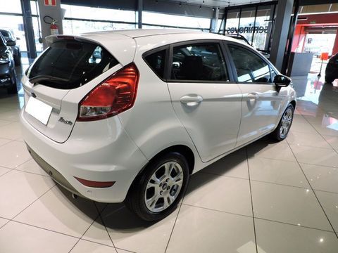 ford fiesta 16 se carro guarulhos sp carro guarulhos sp ford fiesta 2016 flex manual hatch 55916 branco 4 portas alarme vidros eletricos