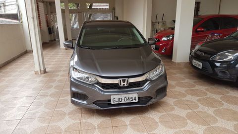 Honda city personal 2018,multimídia,rodas de liga leve,película anti-vandalismo, revisões feitas em concessionária sendo à última recentemente, 8.000km rodados,único dono documentos em dia. Carro a toda prova. 