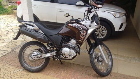 Moto Yamaha 250 Ténéré 2017/2018 marrom na garantia com 12.000 km (BlueFlex)